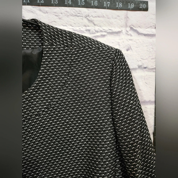 Alex Marie elegant and tailored textured black and white jacket Size 12P - Picture 4 of 5